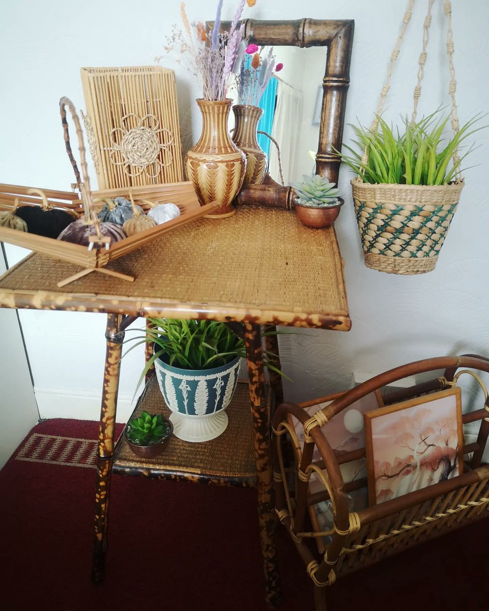 K_Collectables's tweet photo. I only collected this #tigerbamboo #vintagesidetable earlier on but I couldn't wait to make a little set up, take pics and get it listed for you lot🤩 Everything in pic available via the link in my bio 🌾
#vintageboho #vintagewicker #vintagebamboo #rusticdecor #naturalinterior https://t.co/jwwX18nYvX