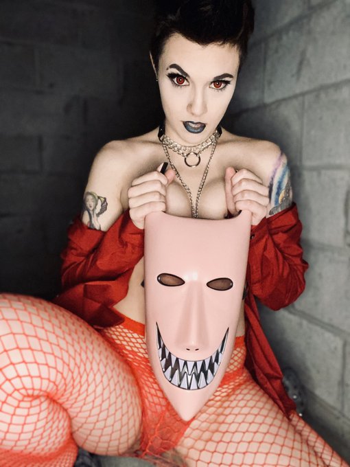 ask for me by name🛁 https://t.co/MYH5rDYS4G<a href="/tag/residentevil4"class="tags"><span>#residentevil4</span></a>