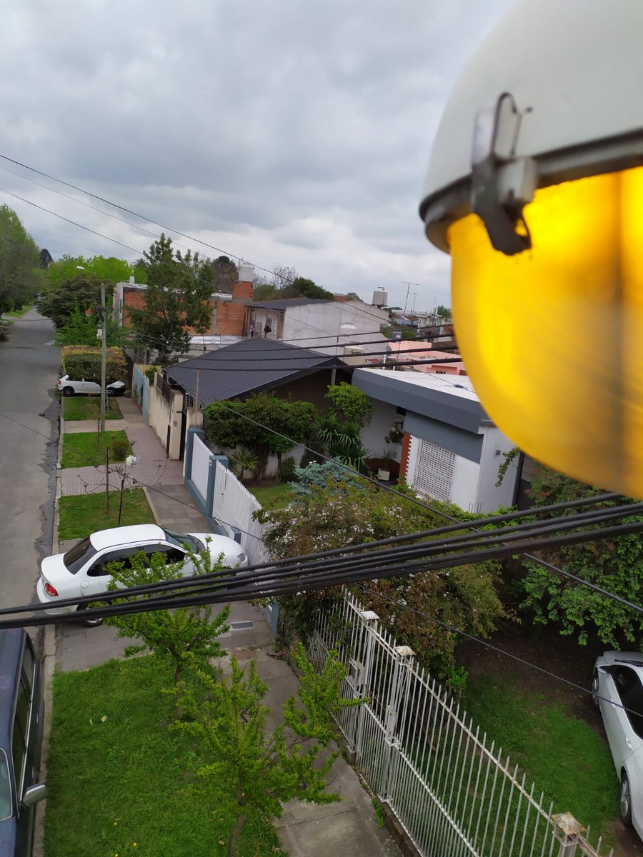 DanielBosques40's tweet photo. Continúan las tareas de recuperación del parque lumínico en  #Bosques
Reparación de luminarias en distintos puntos del barrio #LasMargaritas y #SanRudecindo 

Tareas solicitadas a través del #CallCenterMunicipal y #UGLLocal https://t.co/vCUU8x4LJ8