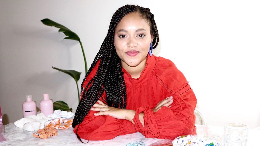 "Black beauty is mainstream beauty." 

Maeva Heim (<a href="/heimaeva/">Maeva Heim</a>) is the founder the beauty industry has been waiting on. 🙏🏾

Here's how her company, Bread Beauty Supply is changing the conversation around haircare for textured hair: bit.ly/2ZkHxGO
(via <a href="/OkayAfrica/">OkayAfrica</a>)