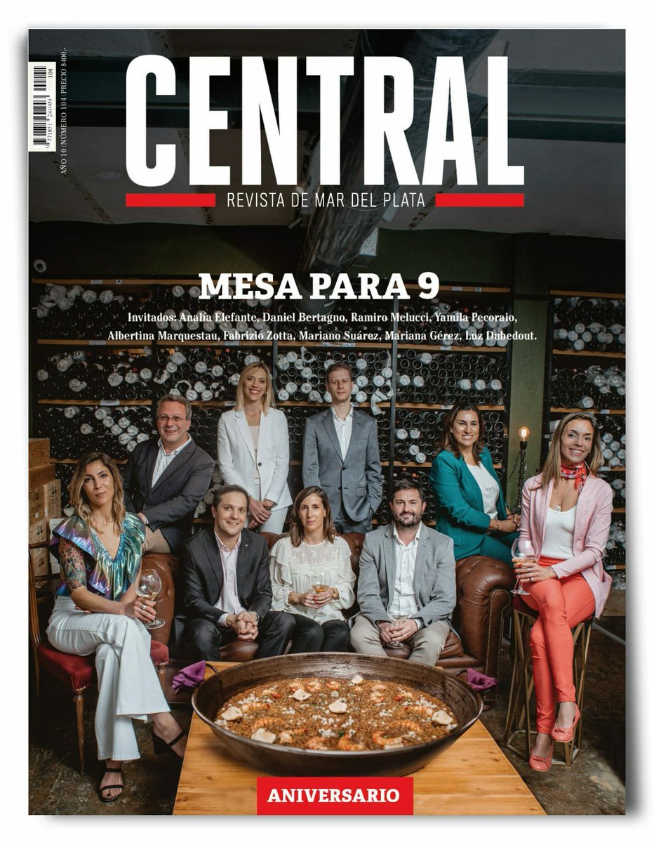Feliz de haber sido convocada por <a href="/RevistaCentral1/">Revista Central</a>  para ser parte de este noveno aniversario. Junto a grandes colegas dentro y fuera de esa foto. Felices 9 años <a href="/MartinSalaMdp/">Martín Sala</a>  y todo el equipo... Y gracias!