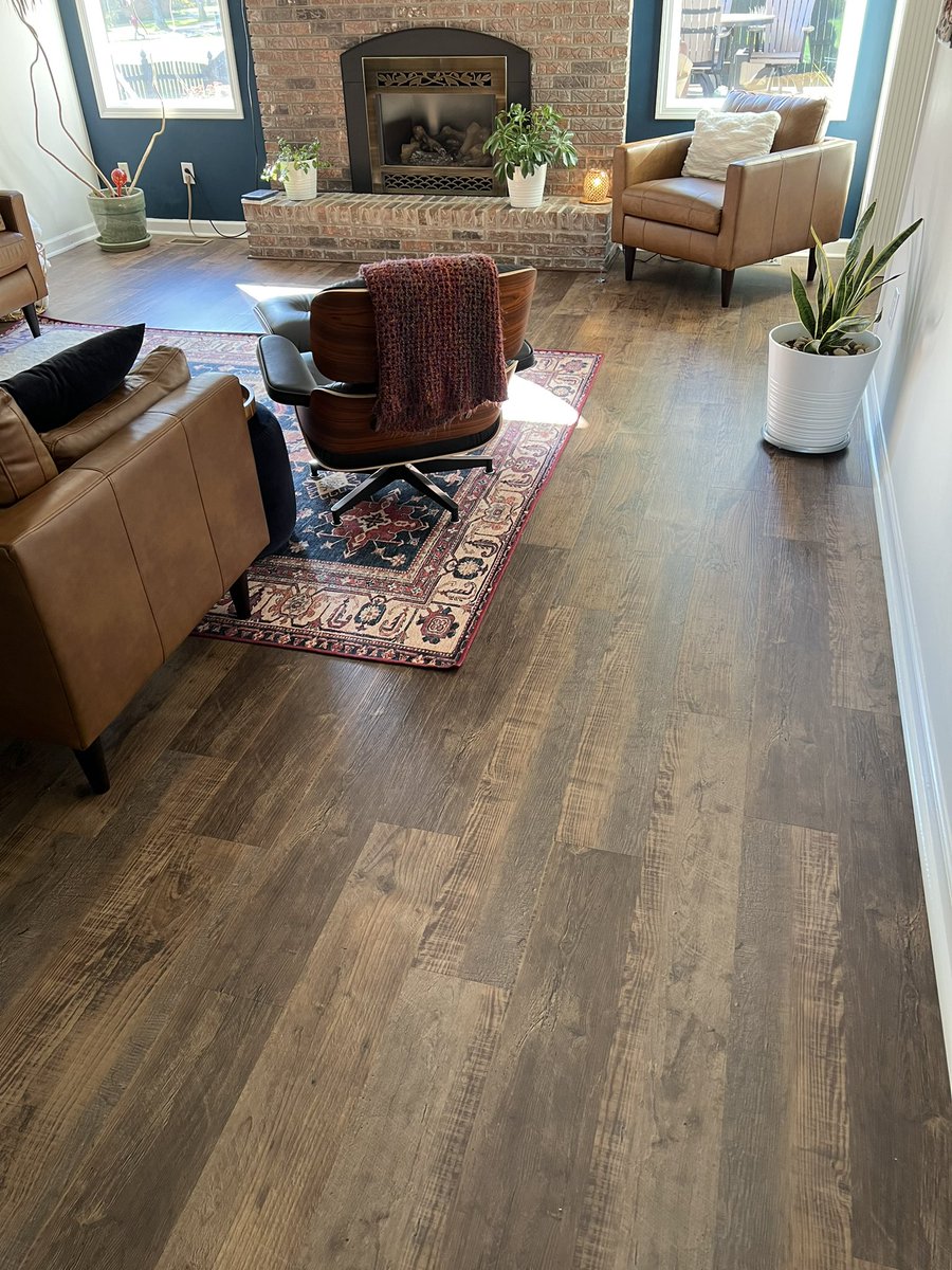 trentscarpet's tweet photo. 🔨TRANSFORMATION TUESDAY

At Trent’s, we have COREtec Pro Series LVP IN STOCK! This latest installation is our Duxbury Oak. 

100% waterproof, pet-proof, kid-proof and whatever else you may want to throw at it-proof! 

For your next flooring project, just call Trent’s! https://t.co/yH0eVe6yLx