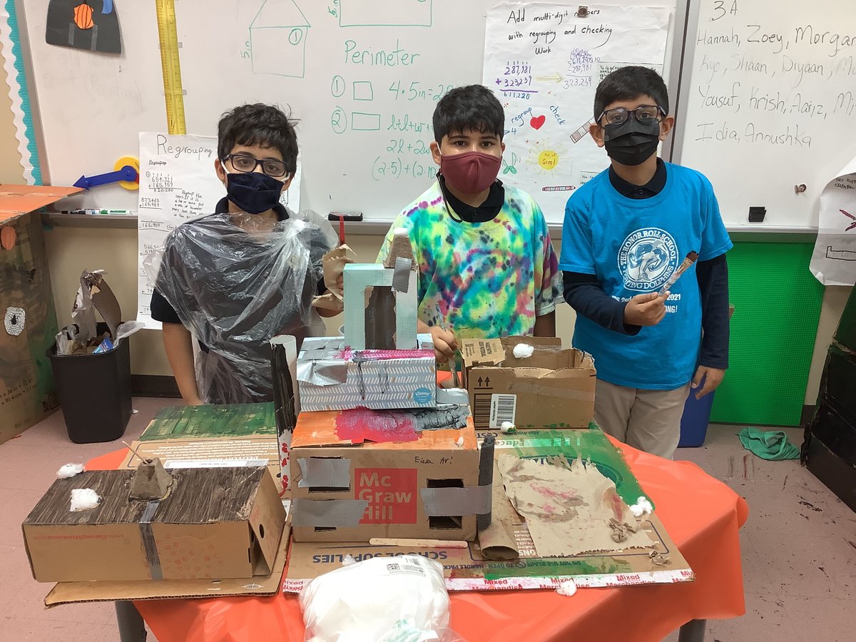 HonorRollSchool's tweet photo. When kids have ideas, various materials at their disposal and the freedom to experiment, GREAT things happen!  Our Halloween parade and exhibits are going to be EPIC! https://t.co/nZgNsKf9UR