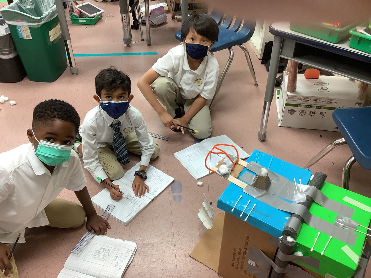 HonorRollSchool's tweet photo. When kids have ideas, various materials at their disposal and the freedom to experiment, GREAT things happen!  Our Halloween parade and exhibits are going to be EPIC! https://t.co/nZgNsKf9UR