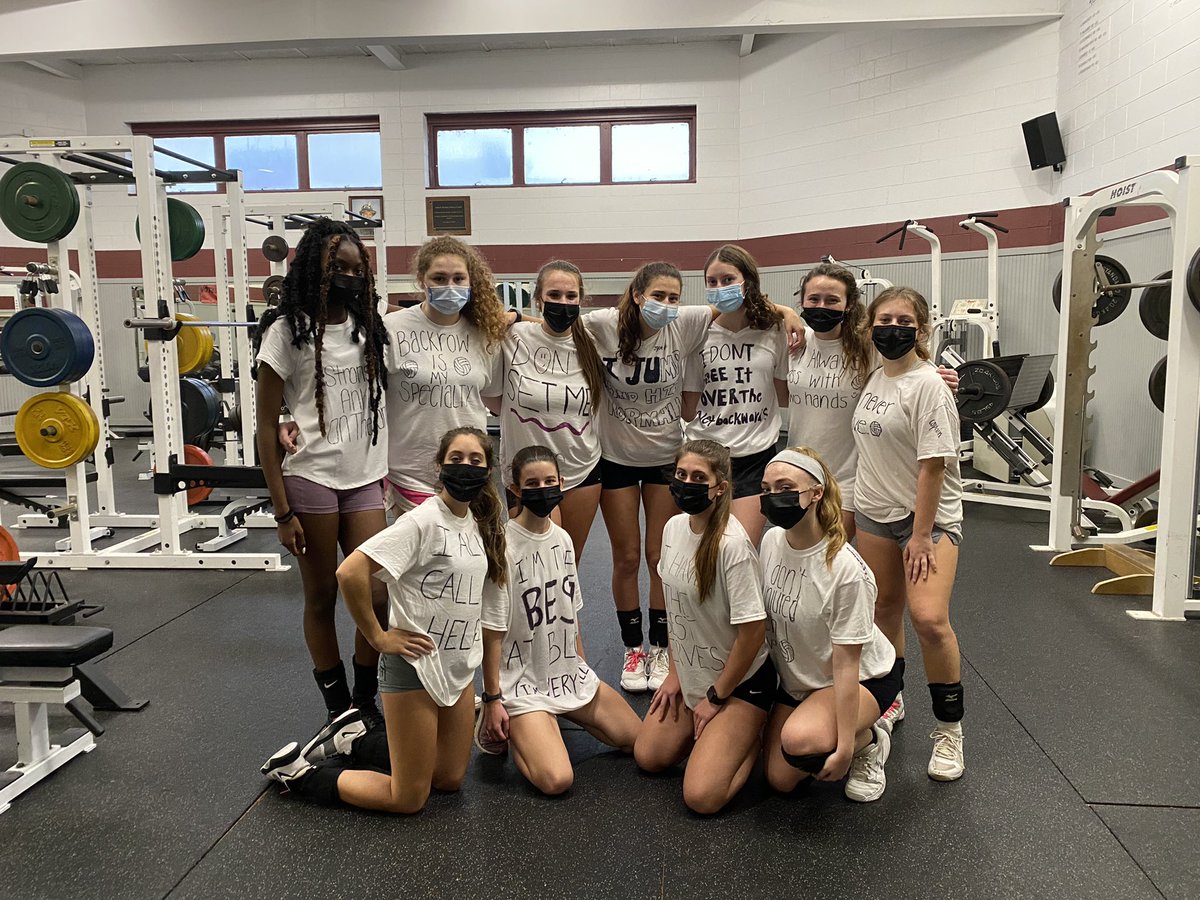 Dedham_Strength's tweet photo. JV and Varsity Volleyball wrapping up their last lift of the season! 🏐🏐 https://t.co/hQDGOZ9jpu