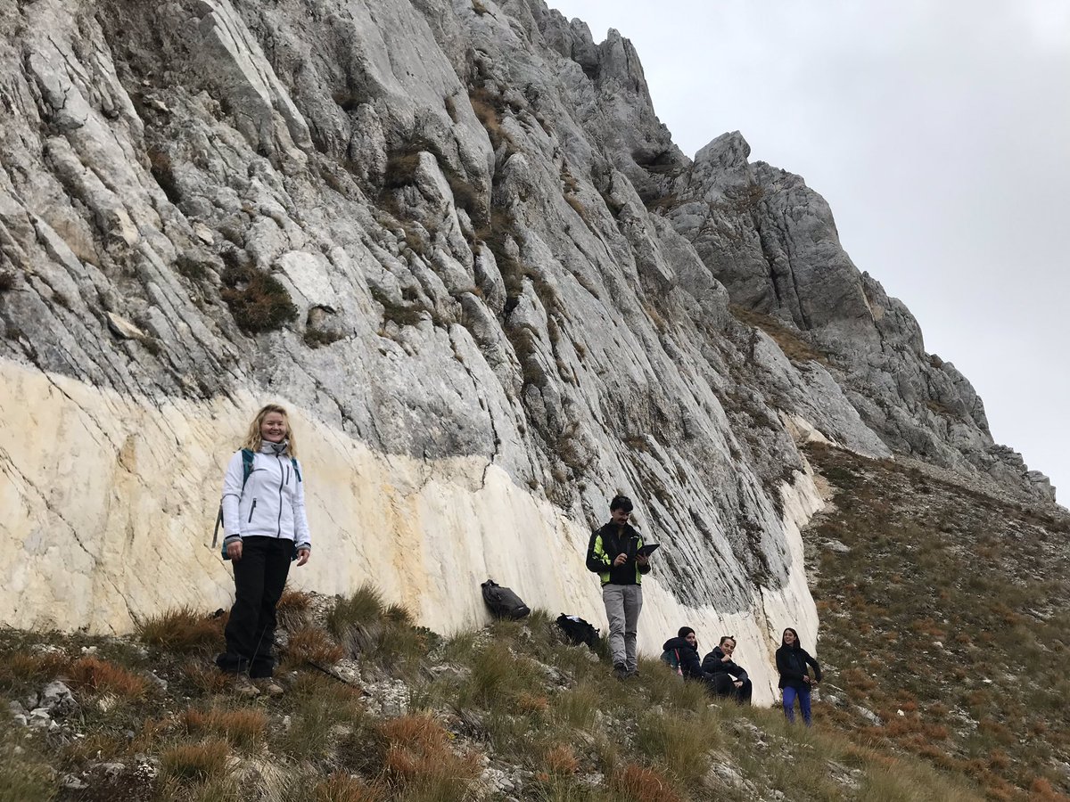 Nice tour today to the 2016 Norcia EQ ruptures, still very well preserved, with Ian Pierce <a href="/neotectonic/">Ian Pierce</a>, Fiia Nurminen and students of the UniChieti Earthquake Geology master course <a href="/geologiauda/">Earth and Planetary Sciences - Univ. d'Annunzio</a>