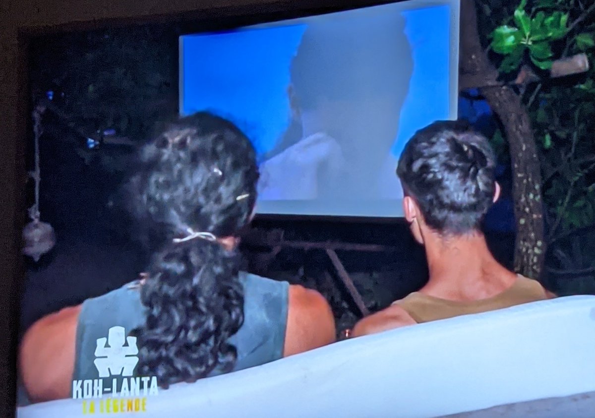 LizzieChaplin's tweet photo. #kohlanta #KohLantaLaLegende
Quand tu passes la soirée avec ton crush : https://t.co/ghAiLqptMS