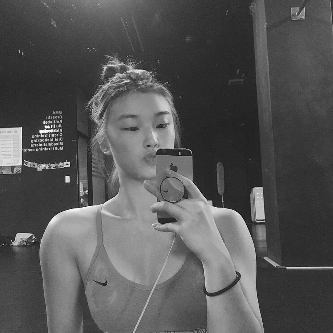 KimBxdxque's tweet image. ◜                  ❝  —Vía IG—

En cuanto termine de entrenar iré por algo rico para comer 😊