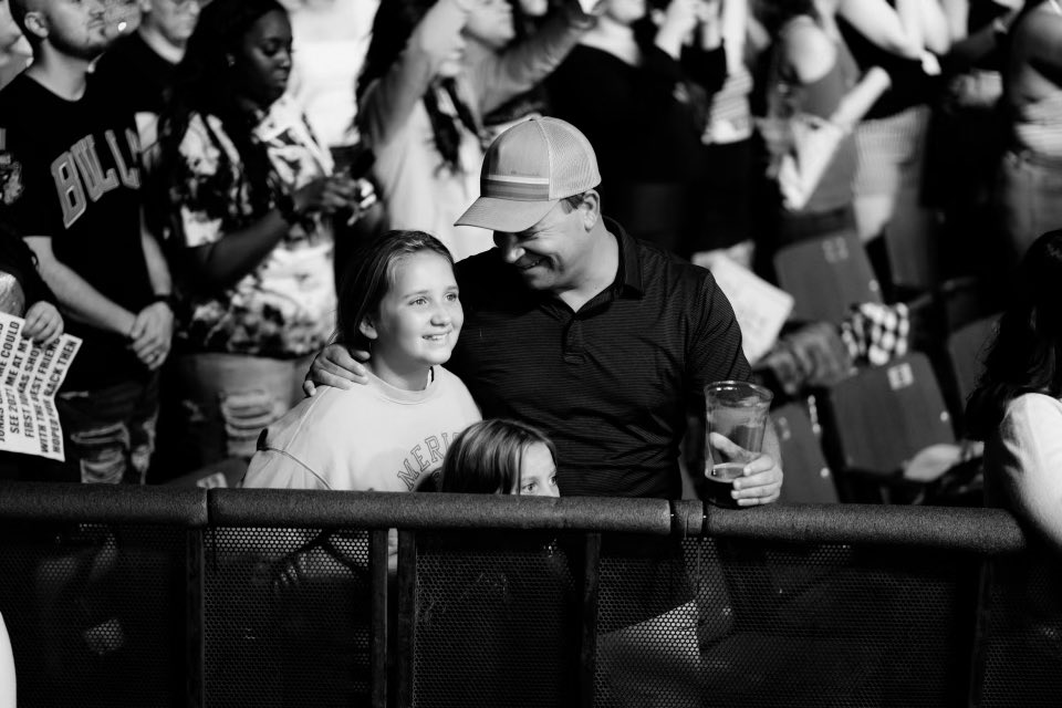 jonasbrothers's tweet photo. Just a few photos of some of the best fans in the world. 

You guys have made #RememberThisTour better than we ever could have imagined. https://t.co/5MN6SmPjMq