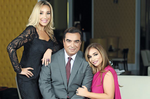 ZaidAlayoubi3's tweet image. 👈👈👈🧨🔥لمن لا يعرف ،قبل حوالي اربعة اعوام تعرض احدا بنات #جورج_قرداحي وادعت بتريسيا لمرض خطير فتكفلت #السعودية بكل علاجها في اوربا وامريكا حيث كلف علاجها مئات الالاف من الدولارات وها هي اليوم ربنا شافها وعافاها ووالدها نسي هذه الوقفة العظيمة لينضم للملالي ويعلن جحوده ورخاصته.