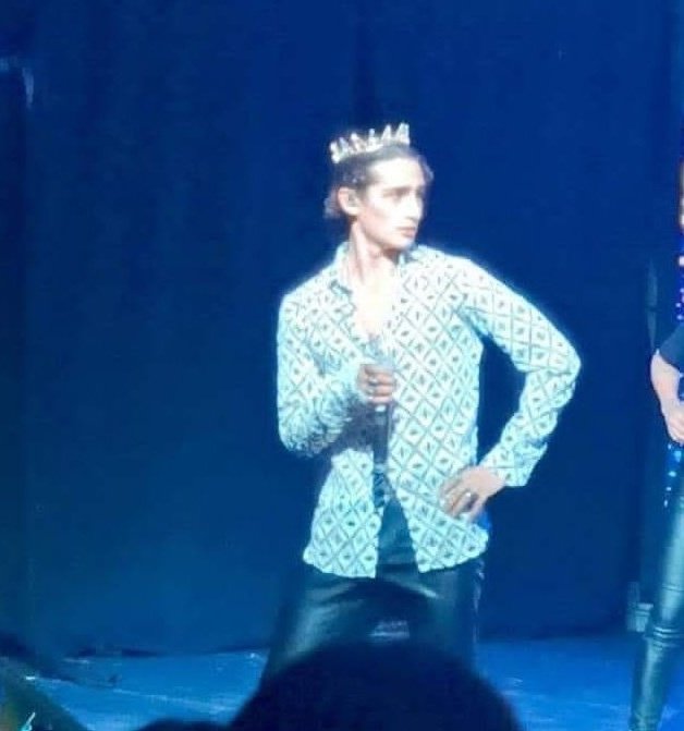 hamiliosafe's tweet photo. they are kings and they know it https://t.co/iqI0HJOOze