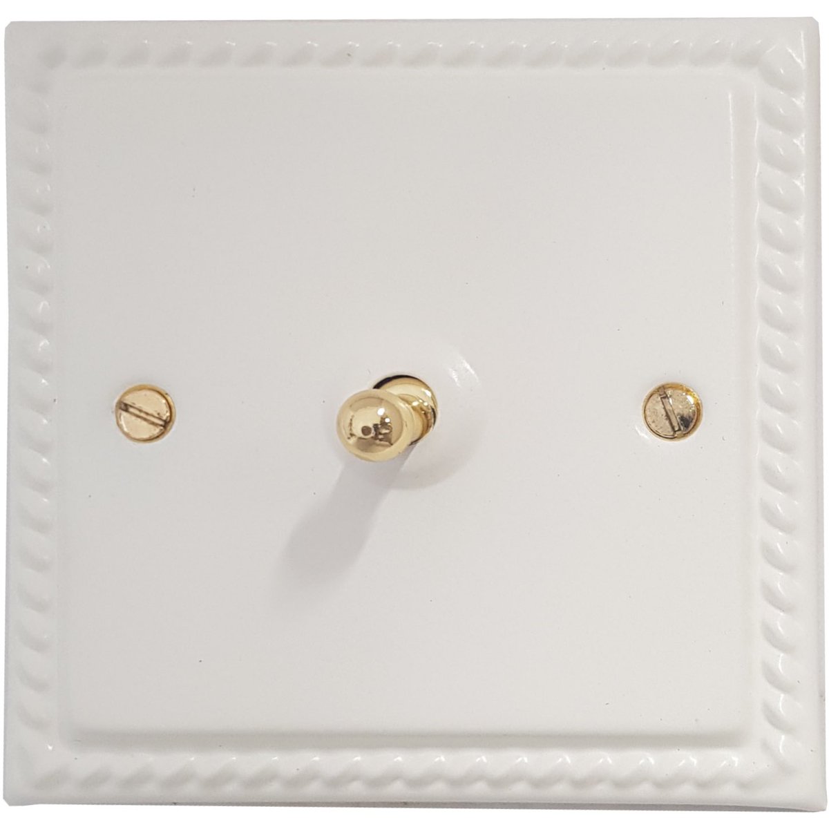 socketstore's tweet image. Introducing our new range of Georgian sockets and switches in a Matt White finish.

This range is available now, with white plastic, polished brass or chrome switches. 

socketstore.co.uk/products/socke…

#georgianwhite #roppededge #whitedecor #brass