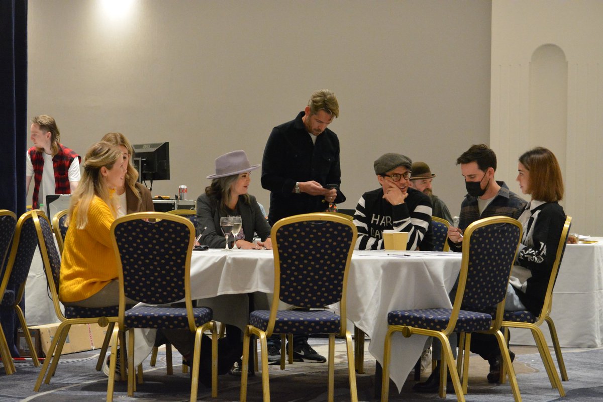 annechakm's tweet photo. Cosplay Contest
@starfuryevents @colinodonoghue1 @sean_m_maguire @RoseAReynolds @SkovbyeTiera @keegolicious @MRaymondJames @AdelaideKane
#Enchanted3 #OnceUponATime
https://t.co/7V2ynanZvQ https://t.co/LjlrmFJZfw