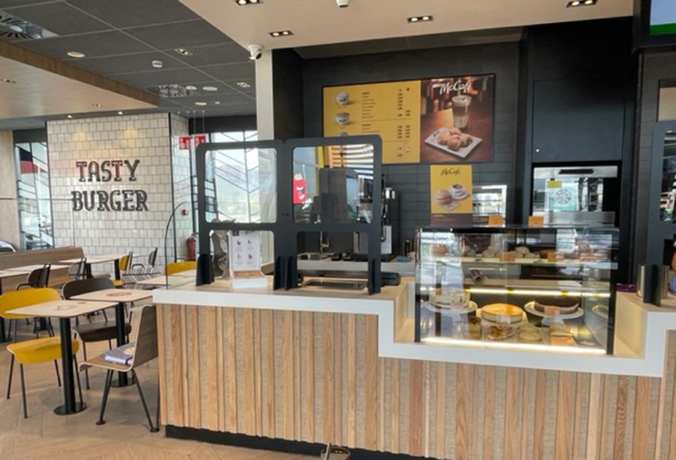 hosteleriaenvlc's tweet photo. MCDONALD’S APUESTA DE NUEVO POR LA COMUNIDAD VALENCIANA Y ABRE SU PRIMER RESTAURANTE EN NOVELDA
https://t.co/ZbhnIF3wI3
@mcdonalds_es #McDonalds #HosteleriaEnValencia #Restaurantes #ComidaRapida #McDelivery #McAuto #Hamburguesas #Novelda #ComunidadValenciana #NuevoRestaurante https://t.co/HcYlcgB3kq