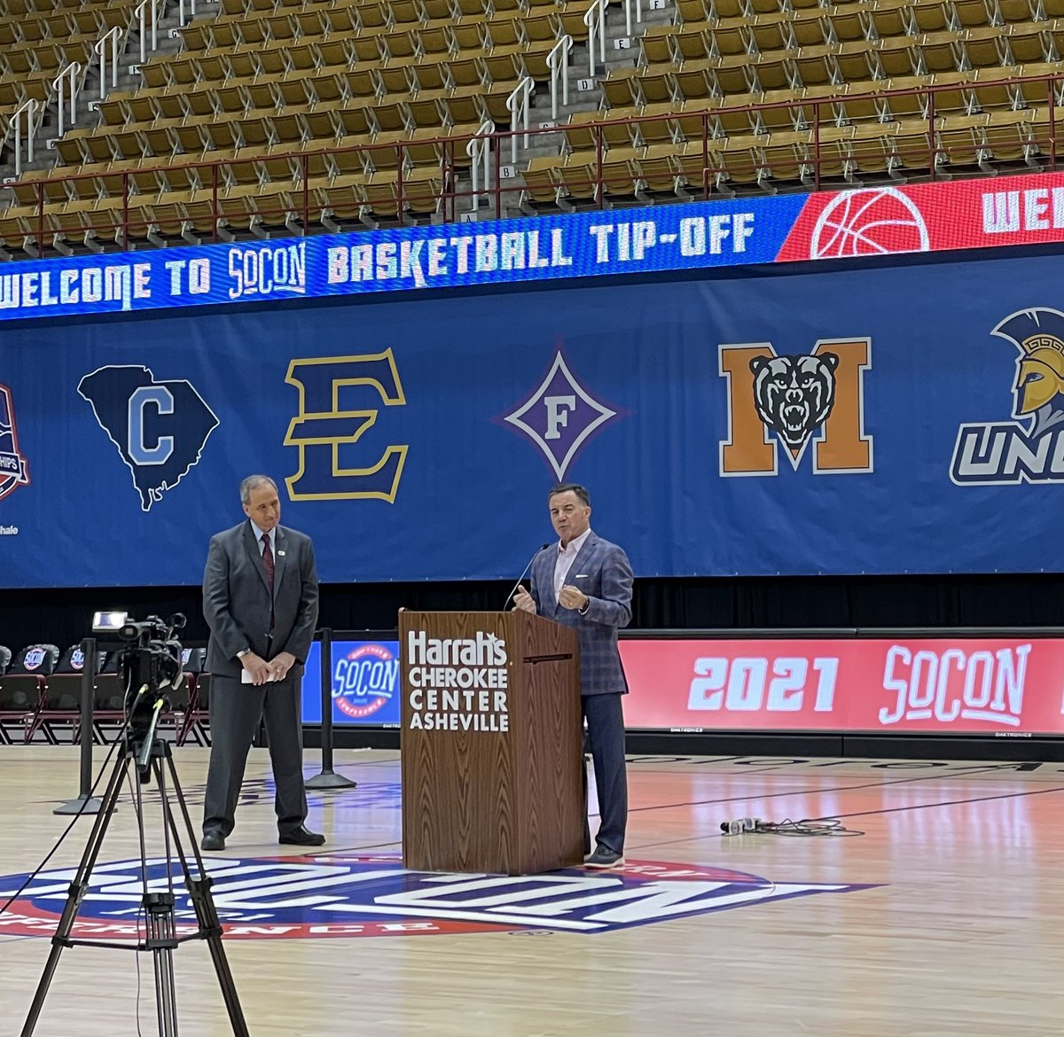 Thanks <a href="/franfraschilla/">Fran Fraschilla</a> for joining us in <a href="/VisitAsheville/">Visit Asheville</a> to kick off the <a href="/SoConSports/">The Southern Conference</a> basketball season.    🏀🏀🏀 <a href="/espn/">ESPN</a>