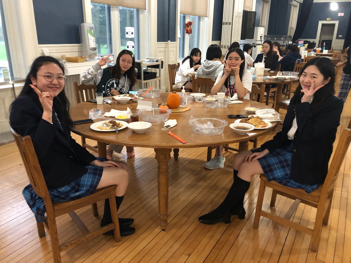 Trafalgar Castle School tweet media