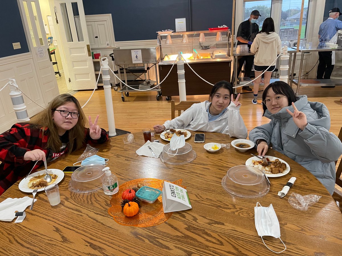 Trafalgar Castle School tweet media