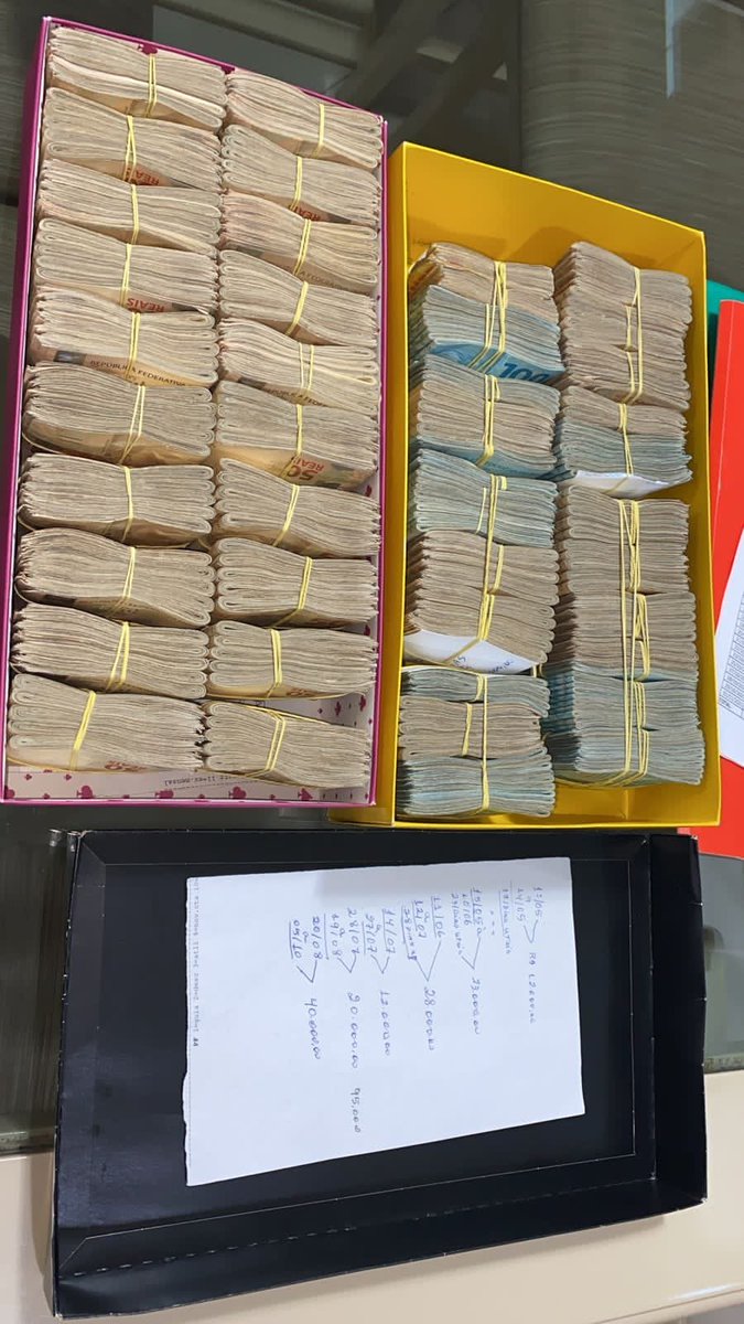 MissionMarinho's tweet photo. Sério que é de um tal Isaac ALCOLUMBRE e a PF está tendo dificuldade em contar toda a dinheirama?
ALCOLUMBRE... Esse sobrenome não me é estranho... https://t.co/HDsc1XWaw9
