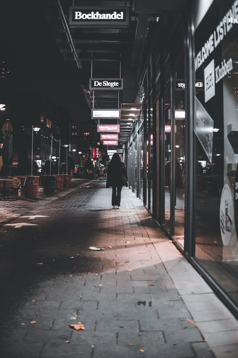 RollingCamera's tweet image. Streets of rotterdam. #streetphotography #fujifilmnederland