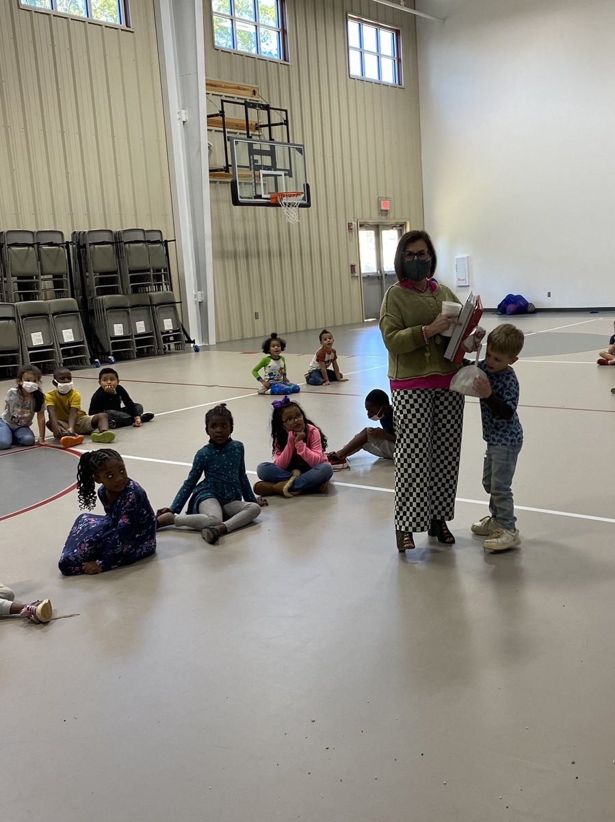 When there are no subs so your principal shows up.... <a href="/cynthiawattsEdD/">Cynthia B. Watts</a> is one of the BEST!!!  We ❤️ you! <a href="/DegaCityTigers/">Dega City Tigers</a>