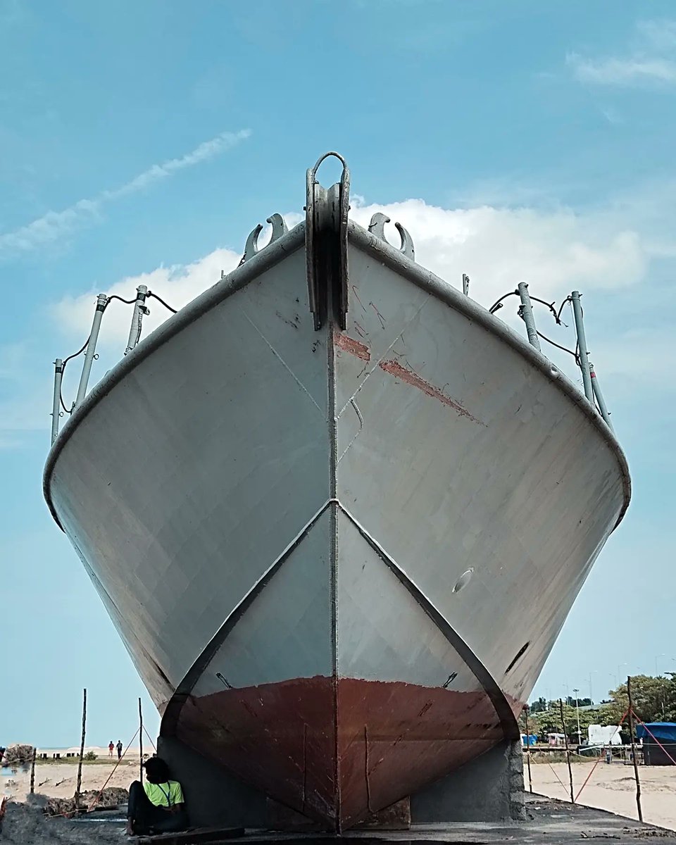 Decommissioned Fast Attack Craft, allotted to Port Museum by Navy, placed on a specially arranged platform
The decommissioned Fast Attack Craft (IN FAC) T-81 has finally reached Alappuzha beach.
#alappuzha #arteverymoment #Navy #heritageproject #fastattackcraft #vessel #