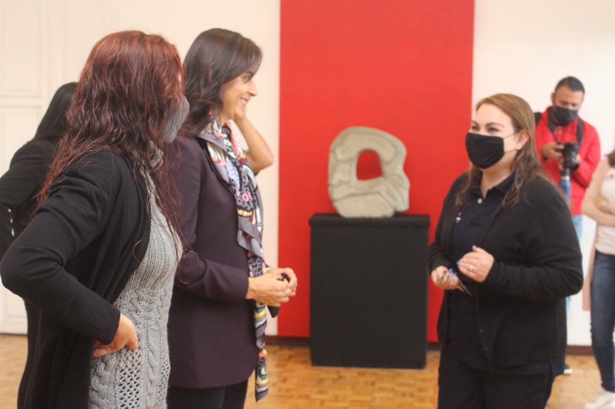 SCultura_Mich's tweet photo. Seguimos conociendo al personal de los distintos espacios donde se alberga la cultura del Estado.
Hoy estuvimos con el equipo de trabajo que integra el #MACAZ.
Juntos trabajaremos para que la cultura siga siendo un eje rector en la reconstrucción del tejido social. https://t.co/Pc2i0MMlpG
