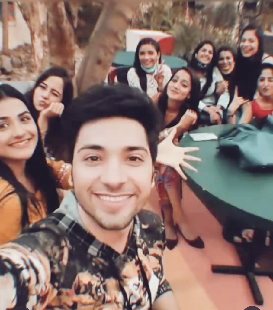 Bebo_Sabherwal's tweet photo. So did y'all enjoyed today's fest 😍

This is the Pic of the day ❤️

I'm sorry for the blur pic, @AnmolArora_AA doesn't know how to click a selfie....

#ShauryaAurAnokhiKiKahani
#SIACFEST https://t.co/n6h58rMbLB