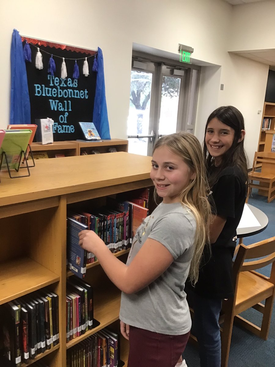 mmscardslibrary's tweet photo. Keely McFarland and Aida Christensen stop by the Sixth Grade Library to help shelve and straighten books! Thank you, girls, for your service and eagerness to help! #livetheINSPIREDlife @mmscardslibrary https://t.co/wOlEICEyah