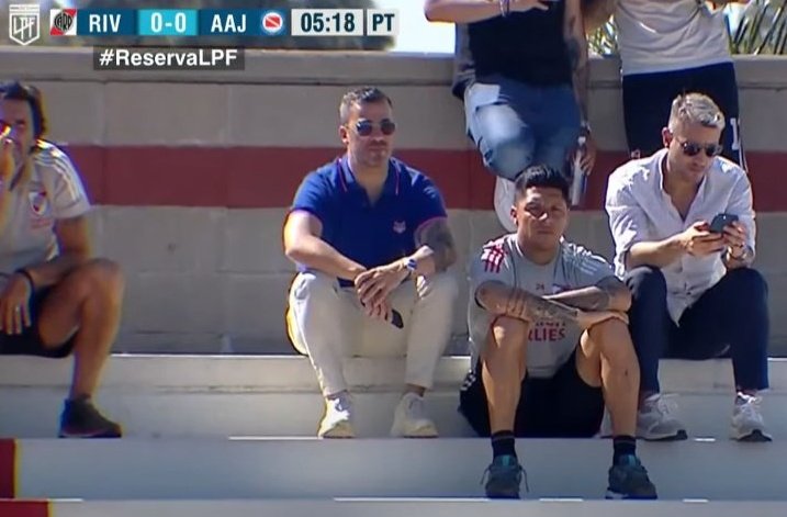 Hola, soy Enzo Nicolás Pérez y le hago el aguante hasta a la Reserva 🙌🙌