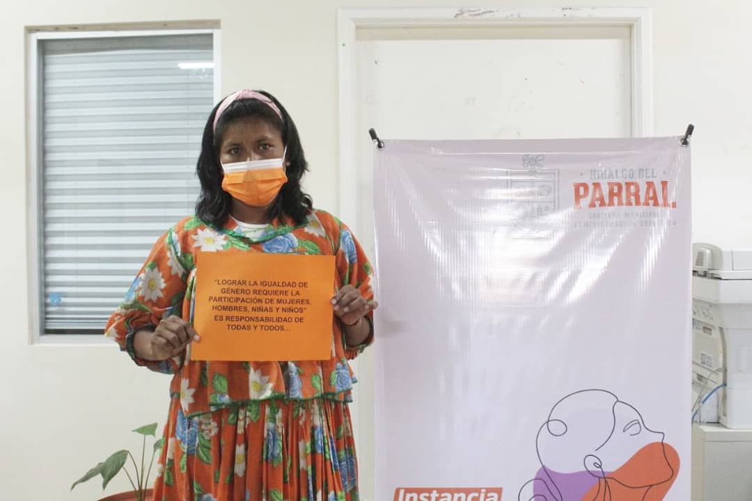 MujeresParral's tweet photo. Así fue el #DíaNaranja con las compañeras de Cappsifam y @DIFParral 🧡 https://t.co/HS4WnW0ewR