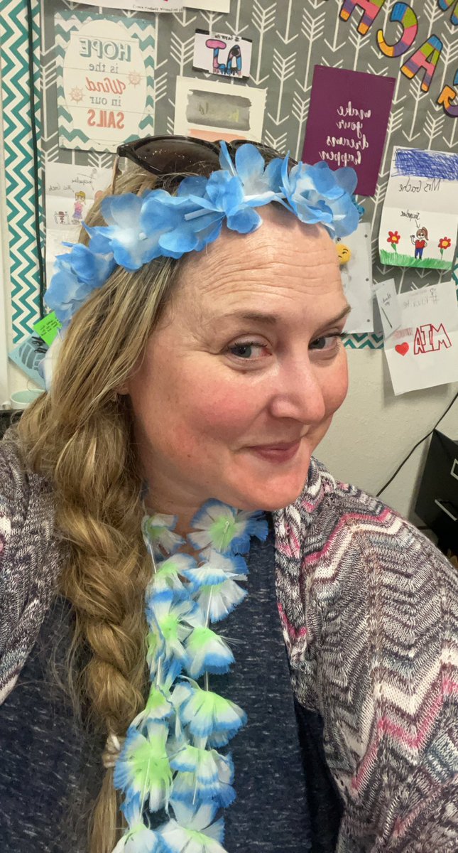 uhingCTMS's tweet photo. We are very Hawaiian today for #RedRibbonWeek2021 @CTMSWolfWay https://t.co/SAhNQ3BmFW