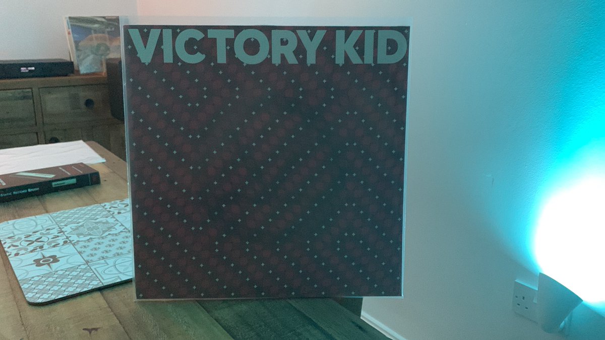 VenspaKagin's tweet photo. Some skate punk magic on this new album from @victorykidband think NoFx Bad Religion MxPx but with their own stamp firmly placed all over it! #punkrock #skatepunk #vinylcollector https://t.co/IdICejwgZo