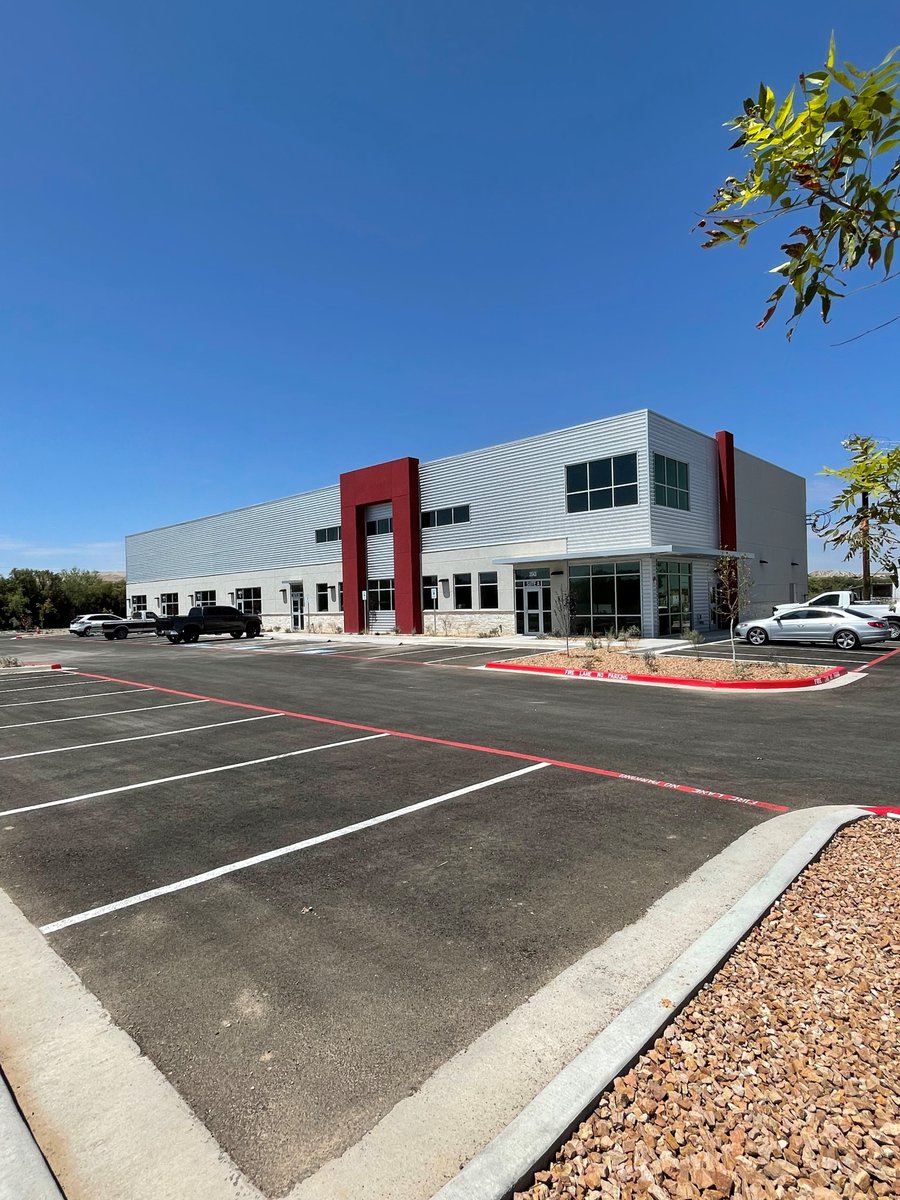 RigidBuildings's tweet photo. Another beautiful #metalbuilding project in #elpasotx.  For more information on this project please reach out to John Rodriguez at 888-467-4443 x725  Se Habla Español https://t.co/180A3MyqDp