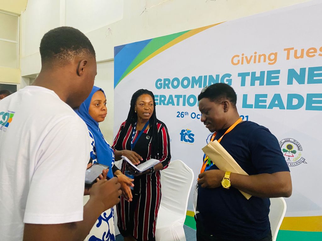 FCSTZ's tweet photo. "Ni vizuri kushiriki katika klabu mbalimbali zilizopo vyuoni. Ni muhimu sana vijana kupata fursa ukiwa chuoni ikiwemo kufanya kazi za kujitolea (Volunteer opportunities) . Kwa kufanya hivyo utaweza kujiunganisha na maisha ya uhalisi"

@FrancisUhadi #WikiYaAzaki2021 https://t.co/XC4Jj9D4GH