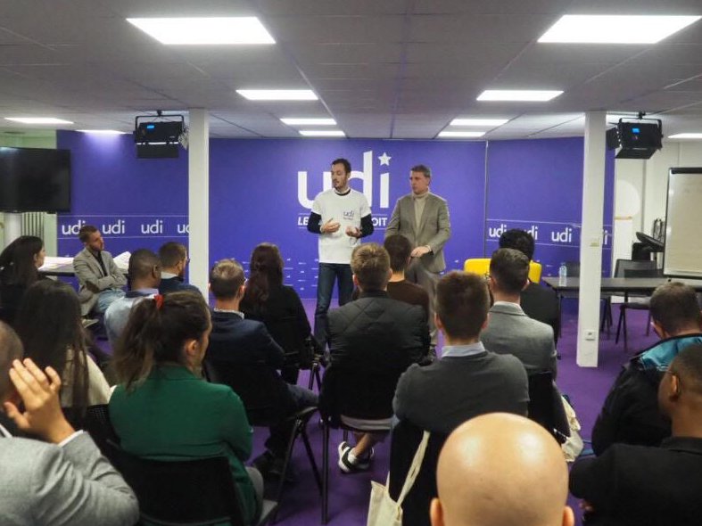 UDIJeunes35's tweet photo. 🟣 La fédération UDI Jeunes 35 étaient présente lors du week-end #ProjetUDIJeunes. Merci à @eschahl, @OHenno, @pascalbrindeau, @lecadaniel et @CharlesPrats pour la qualité de ces échanges ! #TeamUDI https://t.co/gcfcdiDtIG
