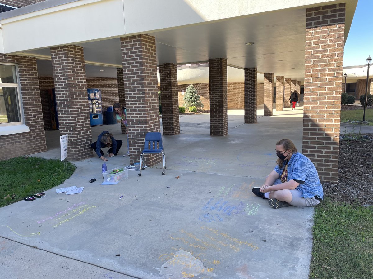 EBHSMedia's tweet photo. EBHS Calculus “chalking it up!”  #ignitelearningbcps https://t.co/eq6H1U2L3q