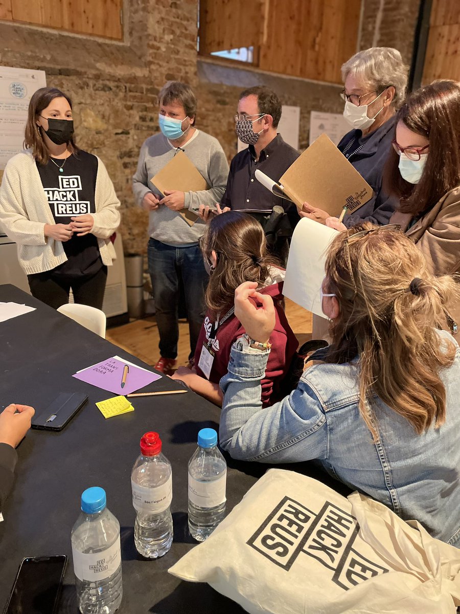 reusjove's tweet photo. Últimes presentaciones, ronda del jurat i el grup guanyador de l’#edhackreus una #reusvoluciourbana que ens ha motivat a tots!
Enhorabona al grup #reus(ce)ntrem amb ganes de veure l’evolució i la revolució!
@FundacioBofill @reus_cat https://t.co/RABTTaw6a0