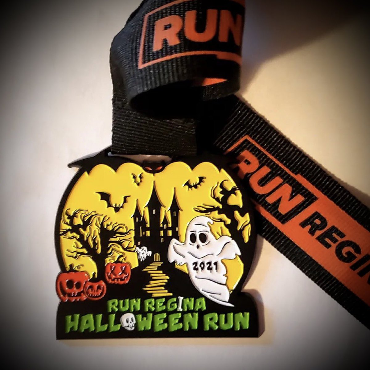 Earn your 2021 <a href="/RunRegina/">Run Regina</a> Halloween Virtual Run medal. LINK IN BIO. 🎃 Register for the Spooky 2K, Haunted 5K, or Ghoulish 10K. Complete your virtual race by Nov 15. Dress up and share pics using #runregina to inspire our 2022 medal and shirt. 📸 by <a href="/JanHSteenkamp/">Jan H. Steenkamp</a> #RunRegina