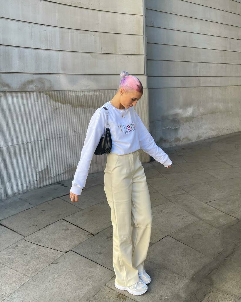 themaddiebruce's tweet photo. thanks, have a nice day ☺️💓🌈☀️ 

ps. even if you didn’t have a good day today, that’s ok too. mine started off positive and went downhill but it’s allll part of the process. 

ad- tagged items gifted 

#motelrocks #missguided #babesofmissguided #streetstyleuk #streetstyleoutfit https://t.co/3Er9nPjVHW