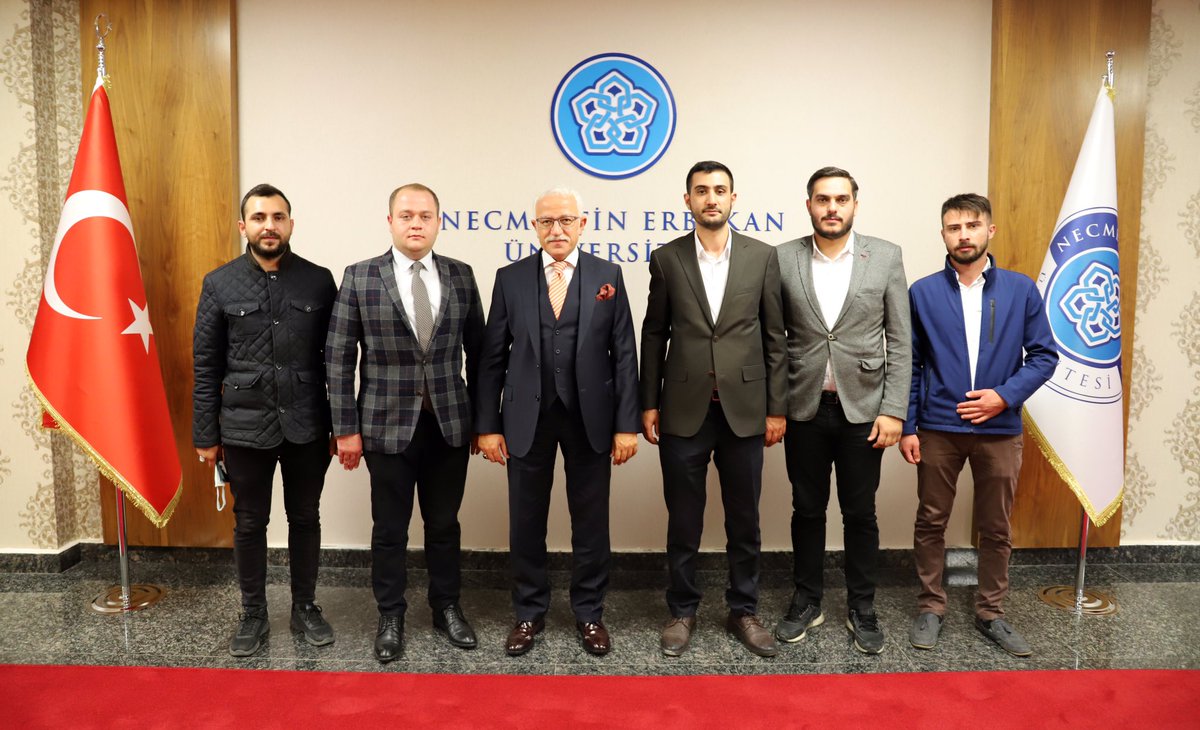 NEUniversitesi's tweet photo. Ak Parti Konya İl Gençlik Kolları Başkanı @MSelmanAvci ve Yönetim Kurulu Üyeleri, Rektörümüz Prof. Dr.  @CemZorlu’yu makamında ziyaret etti. https://t.co/QRfYOLtTjH