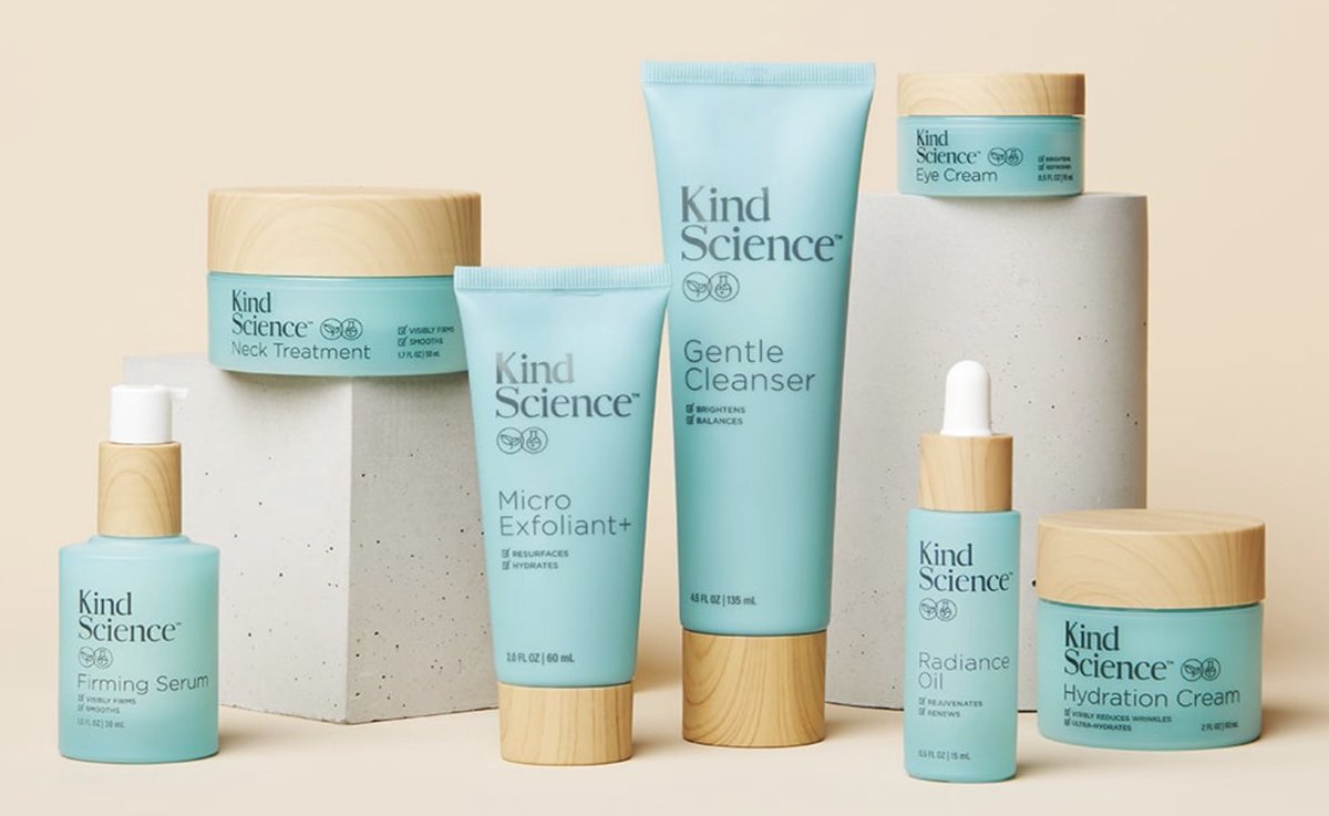 Tecnodiva's tweet image. Ellen DeGeneres lanza su línea de skincare KindScience, enfatizada en mujeres maduras, que buscan enfatizar su belleza y no el paso del tiempo, con 7 productos #EllendeGeneres, #KindScience #Skincare, KindScience  tecnodivaoficial.blogspot.com/2021/10/%20kin…