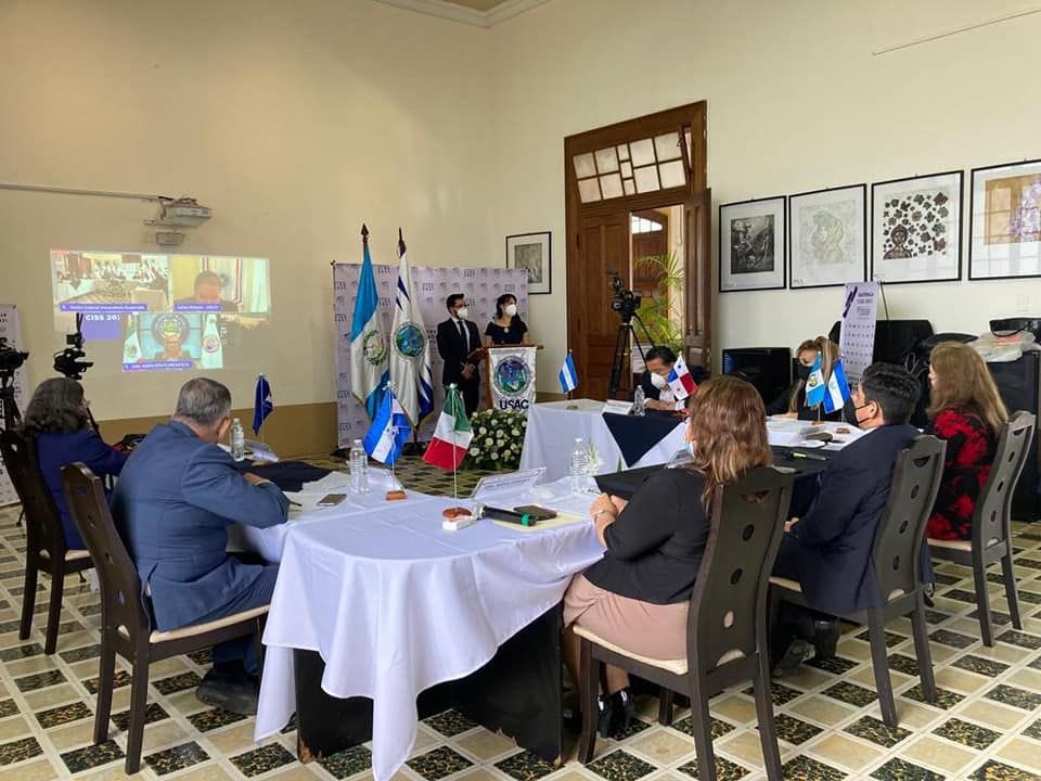 SoyUnison's tweet photo. Hoy la rectora María Rita Plancarte Martínez formó parte del 38 Congreso Nacional y 12 Internacional de Servicio Social y Voluntariado Universitarios, así como del 3er. Congreso Centroamericano de Compromiso Social y 5to. Coloquio Iberoamericano de Voluntariado Universitario. https://t.co/k3Eyw8cZxU