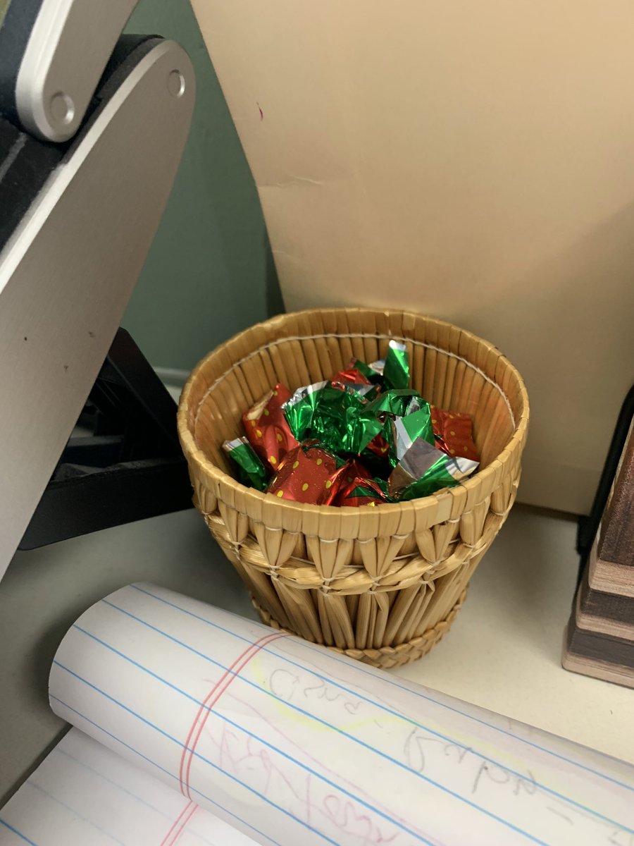 JoyceCrow's tweet photo. @IAmSteveHarvey My desk right now😅 https://t.co/Yx7AnmGbjD