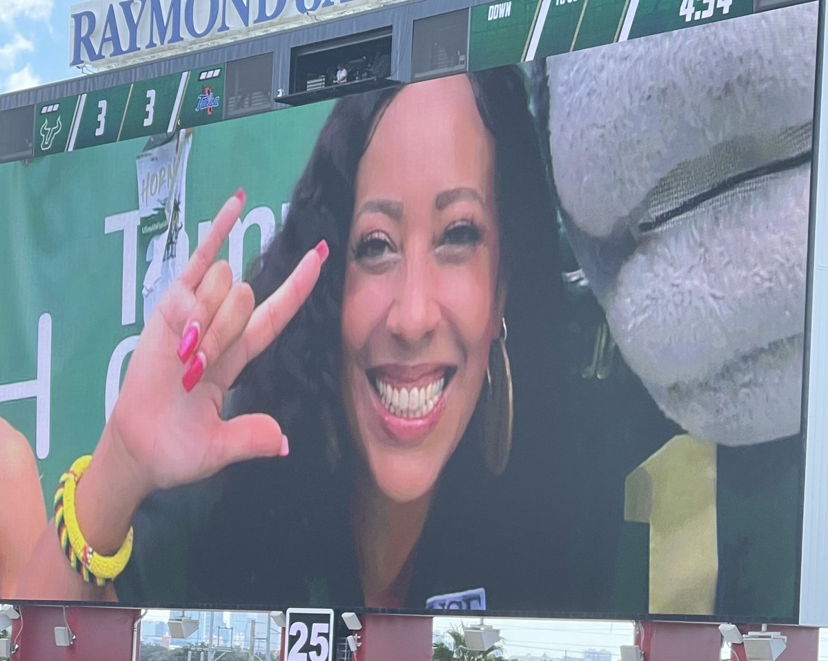 USFCBCS's tweet photo. Congratulations to @kyaien for being honored as game champion during the USF vs. Tulsa football game! Dr. Kyaien Conner was recognized for her exceptional work and contributions to inclusion, diversity, and equity at USF. Go Bulls! 🤘 https://t.co/B7cpO5RIqX