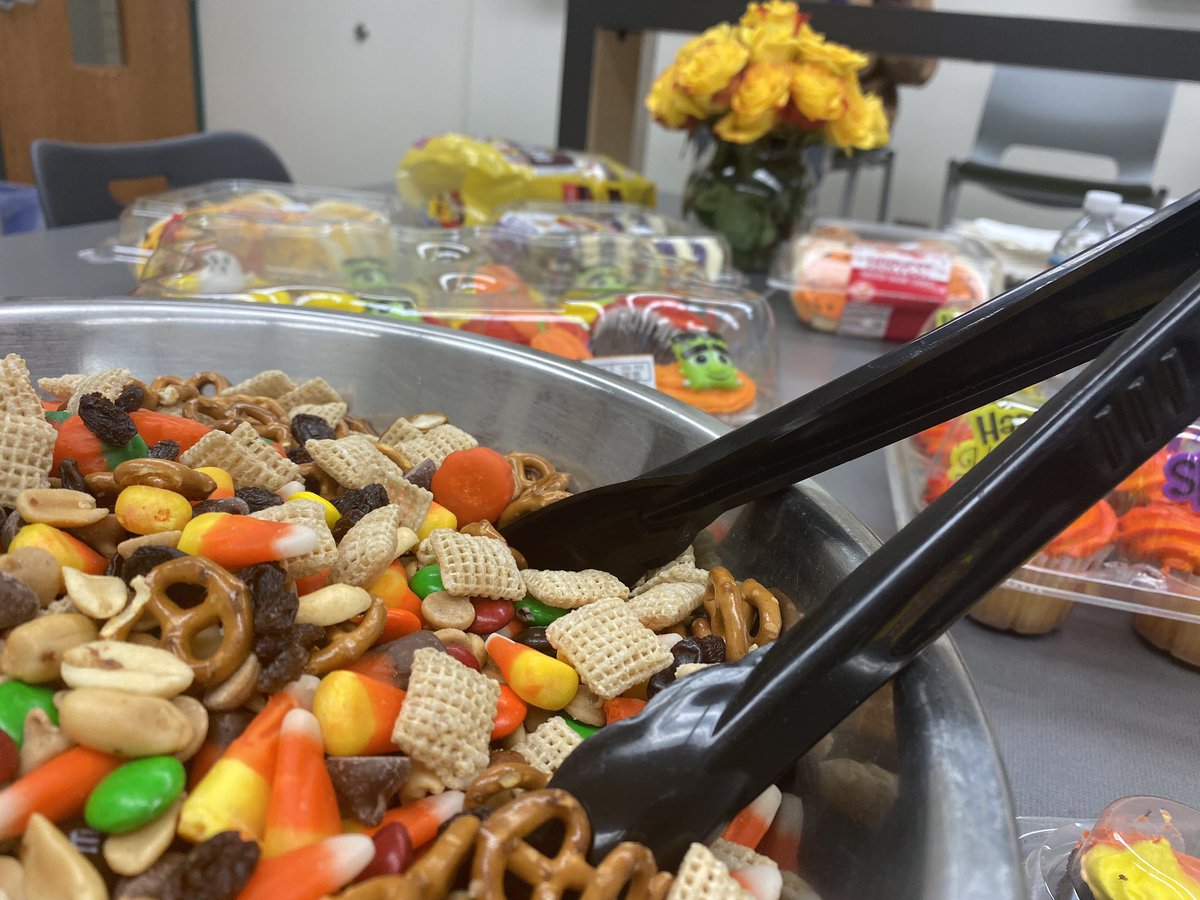 Lvhs Peer tweet media