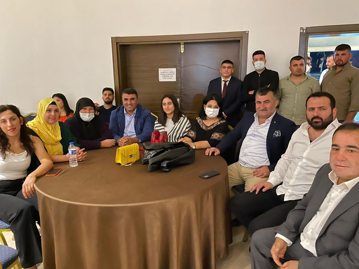 Kardeşim Selçuk ATLI’nın kızı yeğenim Aleyna ATLI’nın nişan merasimine katıldık.Allah’ım hayırlı uğurlu etsin.