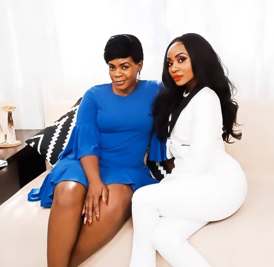 Do you guys watch the show oba we head back to the village?!
#prestigetvdramaseries Frenemies #arianawinstead #jasminesamula Weekdays Mon-Fri <a href="/8/">.</a>:30pm
Channel 148 @pearlmagic_prime only on <a href="/DStvUganda/">DStv Uganda</a>
Or watch back to back episodes on #showmaxug We love you for watching