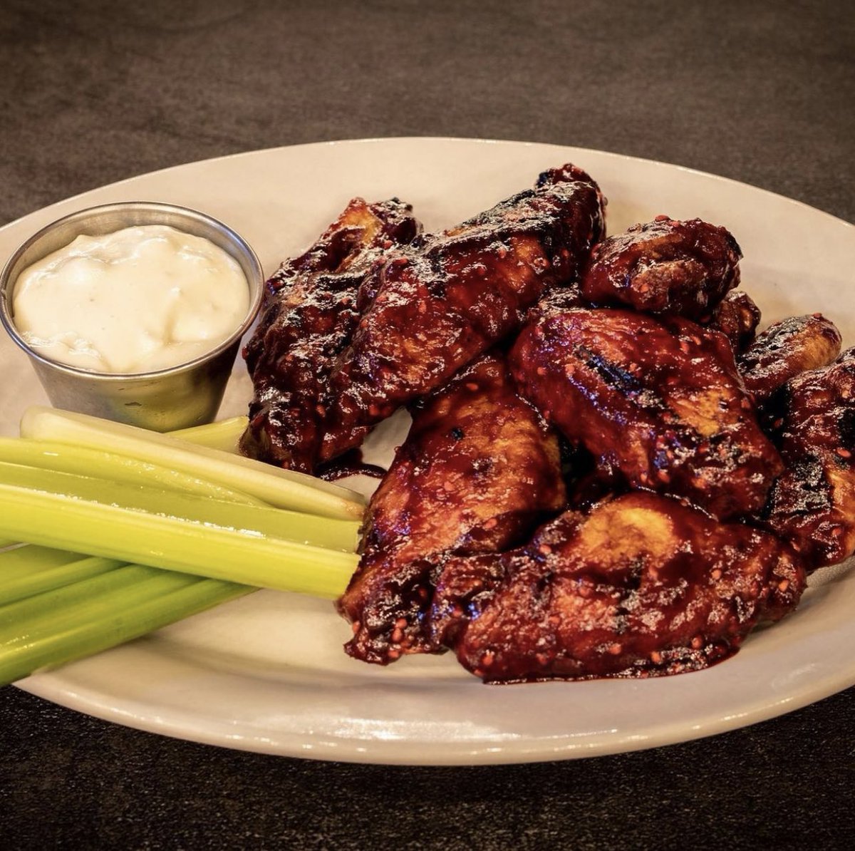 PCGC_Pub's tweet image. Weekly Specials 10/26

- Seared Scallops with Quinoa and Sweet potato Puree $24
- Butternut Squash Soup $5
- Grilled Black Raspberry BBQ Wings $14
- Greek Gyros with Tzatziki Sauce $14
- Tex Mex Chicken Salad $13
- Stout Chili $7