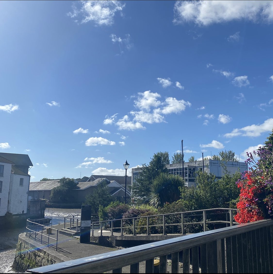 #TruroHour tweet media