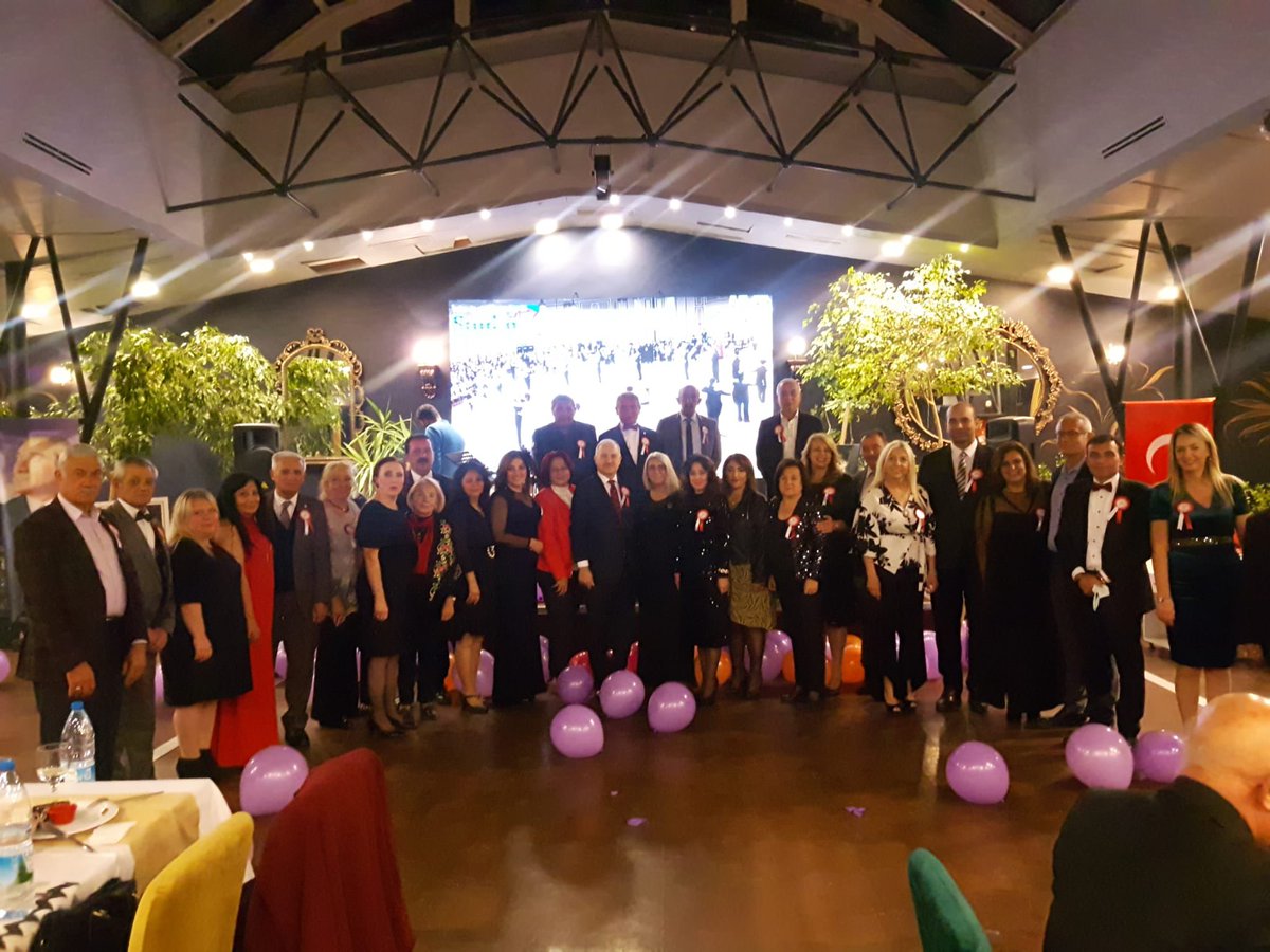 Çankaya İlçemizin muhtarlarının  29 Ekim Cumhuriyet coşkusunu kutladıkları görkemli baloya katılarak Atatürk’e minnet duygularımızı ifade ettik.Yaşasın Cumhuriyet.